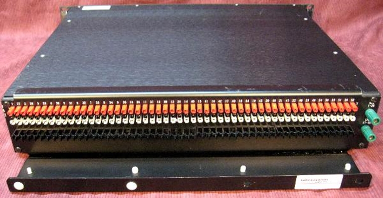 Image sur Audio Accessories 52 point 1/4'' LongFrame balanced patch panels