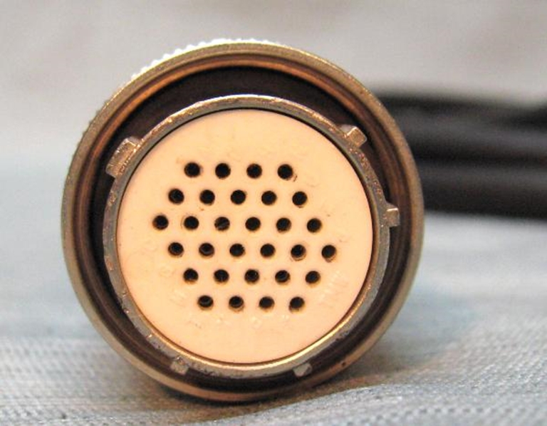 Afbeelding van Camera Cable, 14 Pin Male to 30 Pin Female, by Hirakawa.