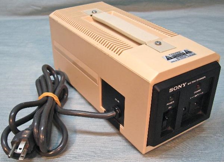 Afbeelding van Sony BC-20 Battery Charger, for parts.