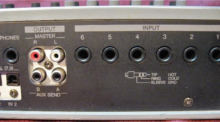 Image sur Roland VS-880EX Workstation For REPAIR.