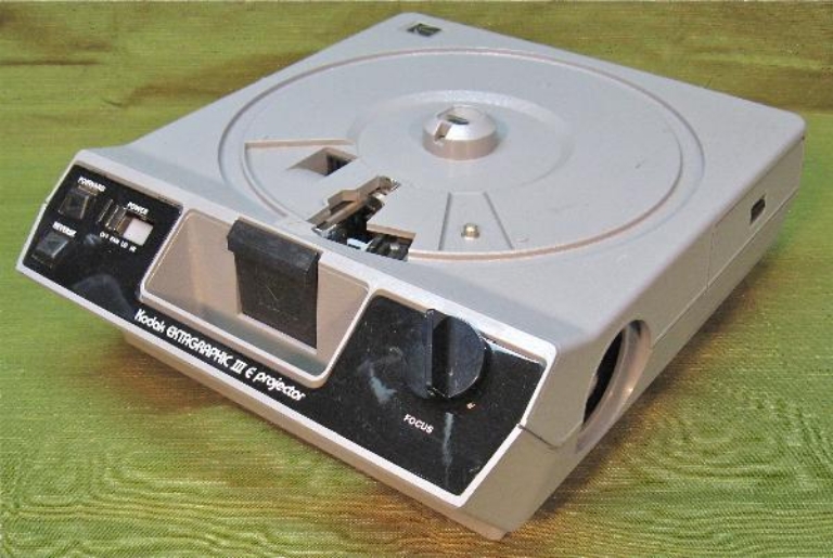 Afbeelding van Kodak Ektagraphic III E 35mm Slide Projector, limited Quantity, Please Call for Availability.