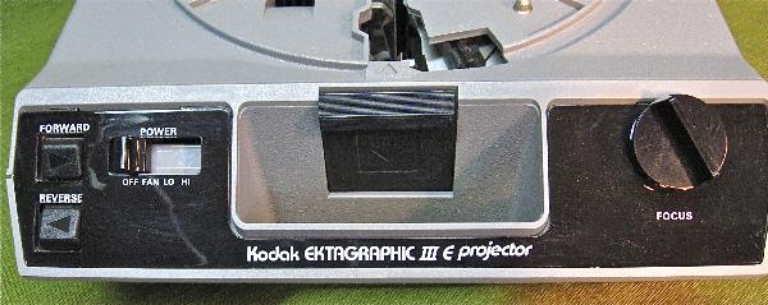 Afbeelding van Kodak Ektagraphic III E 35mm Slide Projector, limited Quantity, Please Call for Availability.