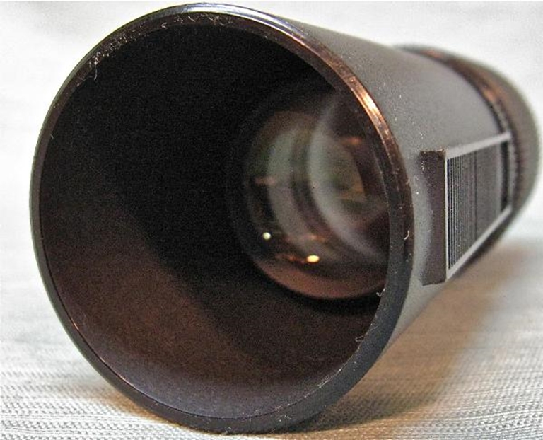 Image sur Raynox 100-150mm (4"-6") Zoom lens, f3.5 FF