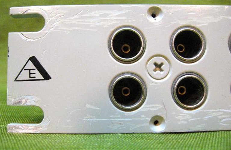 Image sur Trompeter (TEI) JSI-40S/J14 Video Patch Panel