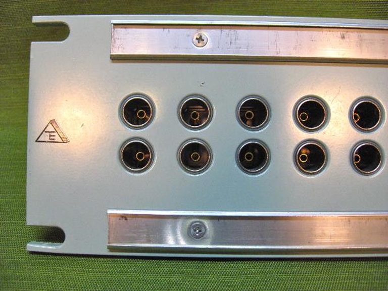Image sur Trompeter (TEI) JSI-40 VIdeo Patch Panel, J214W jacks 
