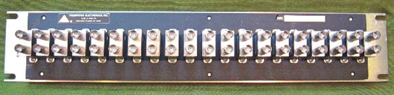 Image sur Trompeter (TEI) JSI-40 VIdeo Patch Panel, J214W jacks 