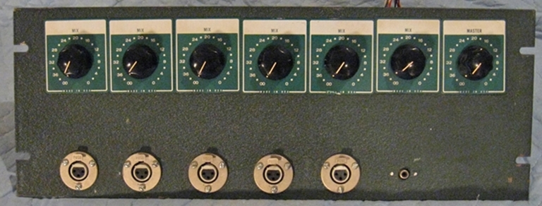 Image sur Altec 1561A Preamplifier package, 6 preamp modules.