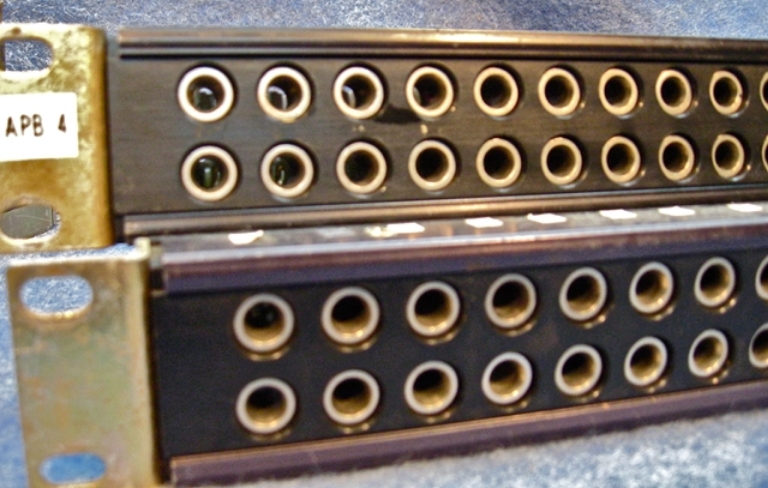 Image sur ADC/SwitchCraft Balanced, Switching Longframe Patch Panels, Close out prices.