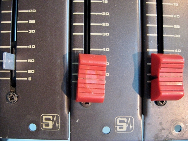 Image sur Soundcraft 800B 8013 Submaster Strips