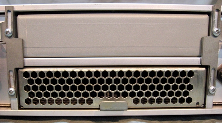 Afbeelding van Rorke Data Media Dock Ultra 320 Frame w 8 removable drives