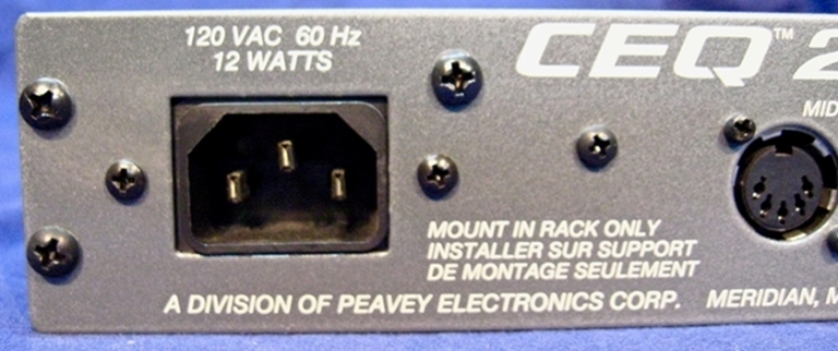 Afbeelding van Peavy CEQ280a for PA or Instrument use.