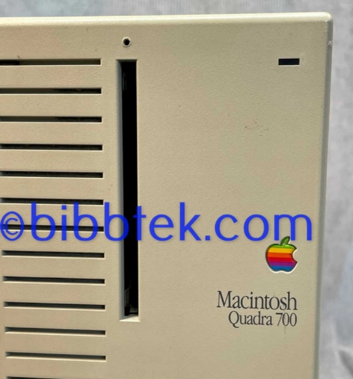 Picture of Apple mac Quadra 700 computer   Sold out.