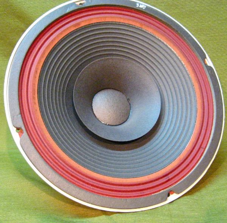 Picture of Electro-Voice EV Sentry I Components: SP12C Woofer, T35 Tweeter, crossover.