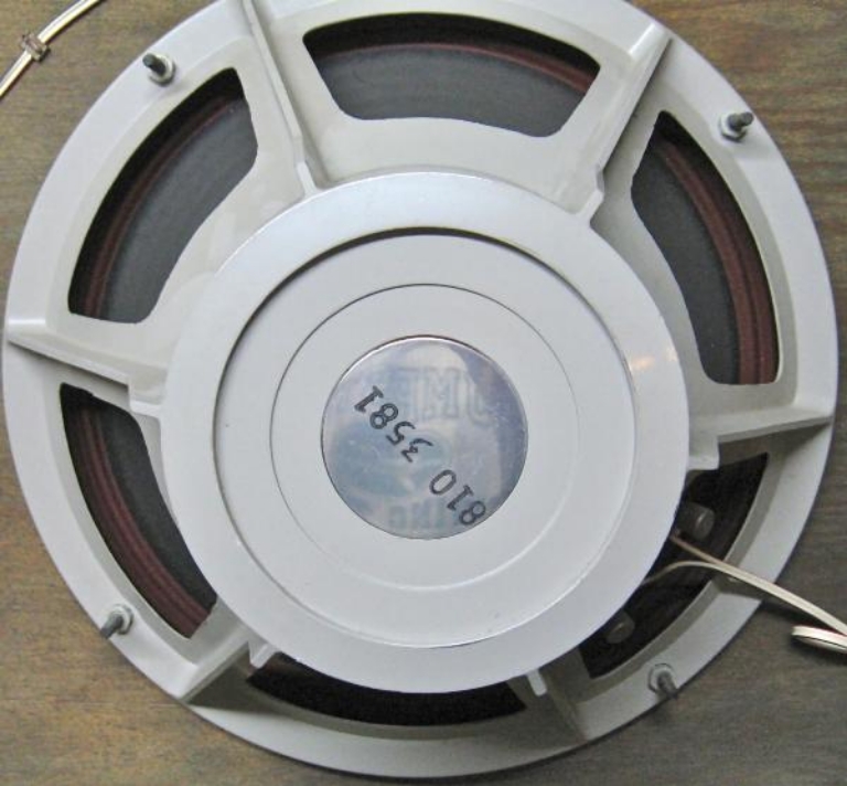 Picture of Electro-Voice EV Sentry I Components: SP12C Woofer, T35 Tweeter, crossover.