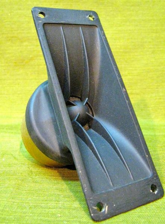 Picture of Electro-Voice EV Sentry I Components: SP12C Woofer, T35 Tweeter, crossover.